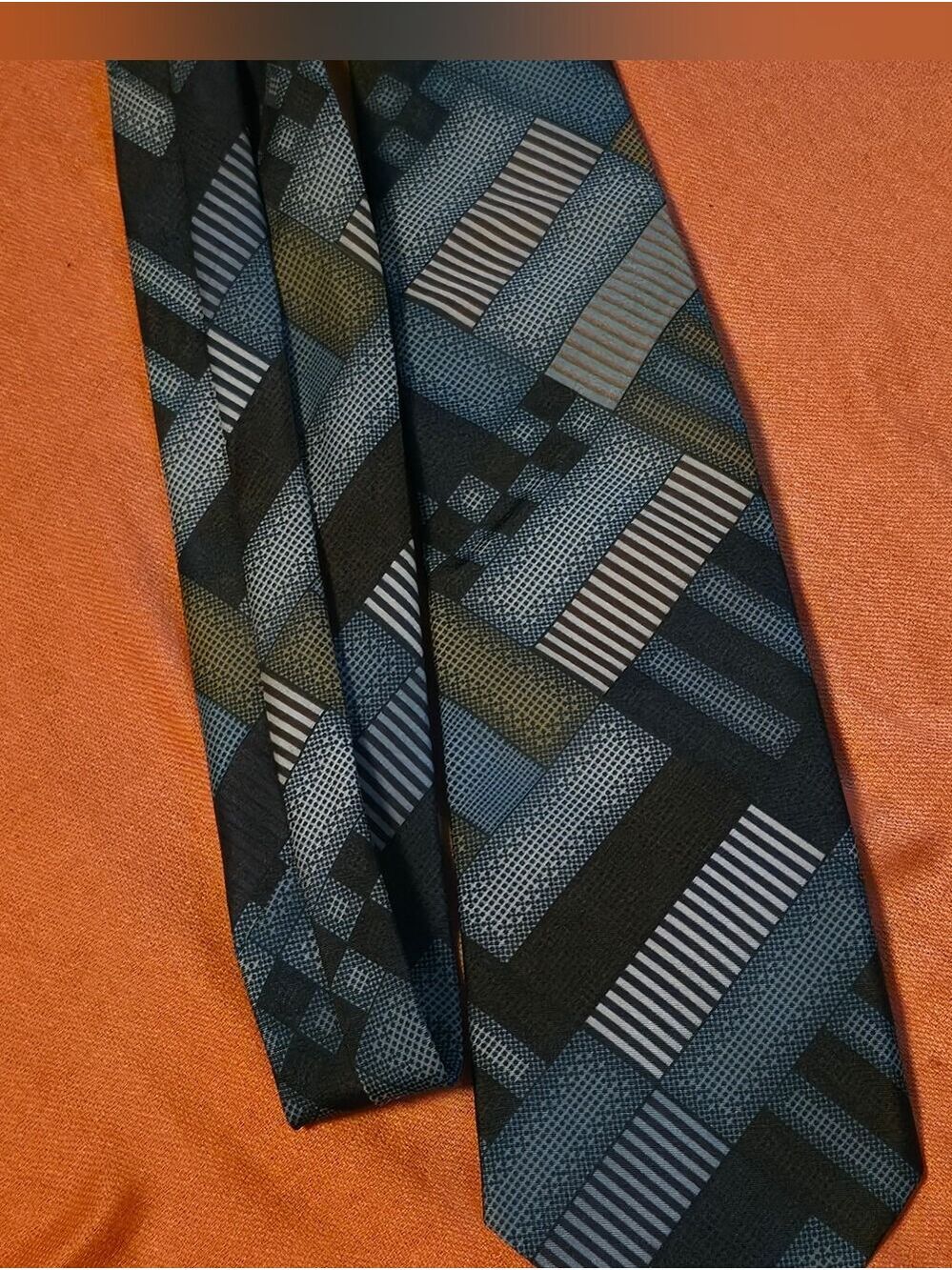 4/$67 Deal! Vintage Canadian Made Abstract Tie